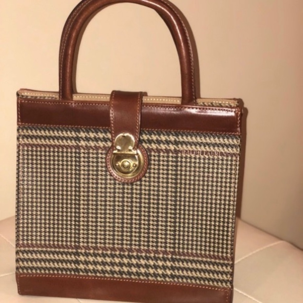 Black/brown leather strapped tote bag